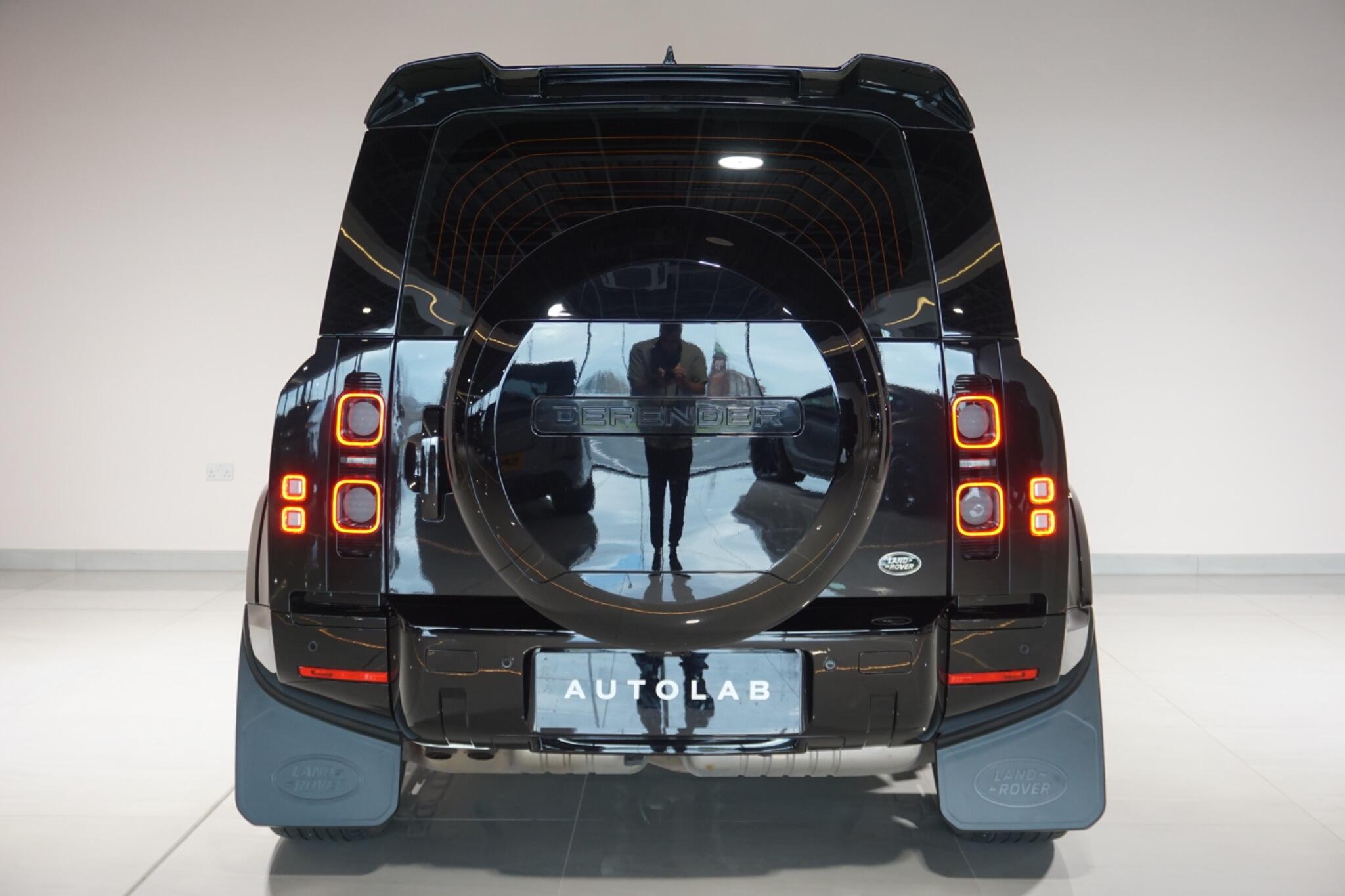 Land Rover Defender 110 3.0 D250 MHEV SE SUV 5dr Diesel Auto 4WD Euro 6 (s/s) (250 ps)